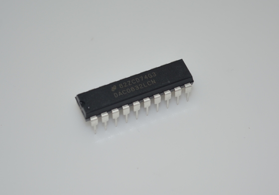 DAC0832LCN 8-বিট মাল্টিপ্লিফাইং DAC 1μs সেটলিং টাইম ±10V আউটপুট 20mW পাওয়ার DIP-20 0°C থেকে +70°C