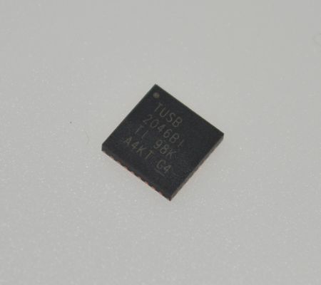 TUSB2046BIRHBR 4-পোর্ট USB 2.0 হাব কন্ট্রোলার, 12Mbps/1.5Mbps সমর্থন সহ, সমন্বিত ট্রান্সসিভার, 3.3V অপারেশন, কম EMI, পাওয়ার সেভিং মোড এবং শিল্প তাপমাত্রা সীমা (-40°C থেকে 85°C)