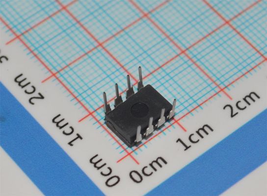 LP2951CN 5V/ADJ 150mA এলডিও নিয়ন্ত্রক 3V-30V ইনপুট ±0.5% নির্ভুলতা TO-220/DIP-8 -40°C থেকে +125°C নিম্ন শান্ত বর্তমান