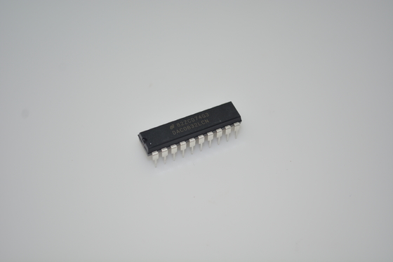 DAC0832LCN 8-বিট মাল্টিপ্লিফাইং DAC 1μs সেটলিং টাইম ±10V আউটপুট 20mW পাওয়ার DIP-20 0°C থেকে +70°C