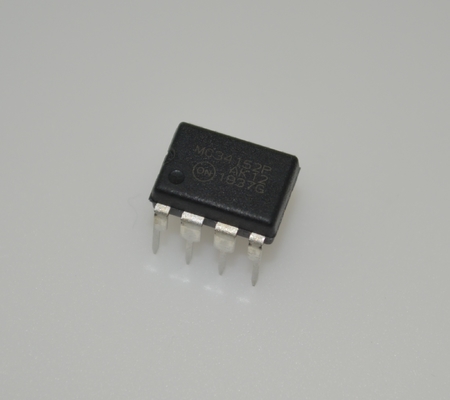 MC34152PG ডুয়াল MOSFET ড্রাইভার 1.5A পিক বর্তমান 12V-18V সরবরাহ 50ns উত্থান / পতন DIP-8 -40°C থেকে +85°C