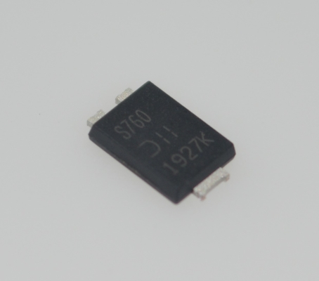 PDS760-13 760W উচ্চ শক্তি ঘনত্ব 12V/63A আউটপুট 93% সর্বোচ্চ দক্ষতা সক্রিয় PFC কম্প্যাক্ট 1U আকার পূর্ণ সুরক্ষা (OVP/OCP/SCP) -40°C থেকে +70°C অপারেশন শিল্প ও টেলিযোগাযোগ সিস্টেমের জন্য আদর্শ