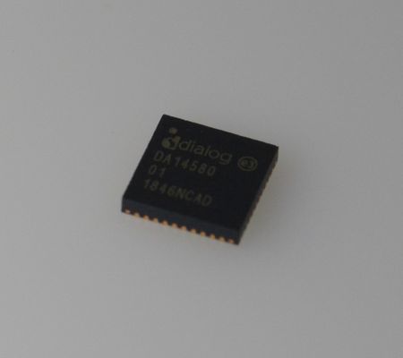 DA14580-01AT2 ব্লুটুথ 5.0 SoC অতি-নিম্ন শক্তি 2.5x2.5mm আকারের ARM Cortex-M0 দীর্ঘ ব্যাটারি লাইফ নিরাপত্তা মাল্টি-প্রোটোকল এবং সাশ্রয়ী IoT ডিজাইন সহ