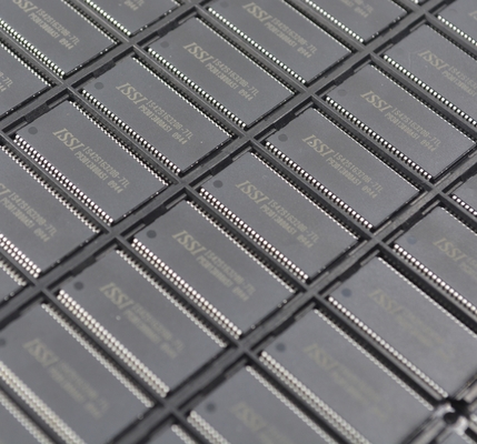 IS42S16320B-7TL SDRAM 64Mb ঘনত্ব 166MHz গতি 3.3V অপারেশন 16Mx16 সংগঠন LVTTL ইন্টারফেস ইন্ডাস্ট্রিয়াল টেম্প (-40°C~85°C) কমপ্যাক্ট TSOP-II প্যাকেজ উচ্চ নির্ভরযোগ্যতা