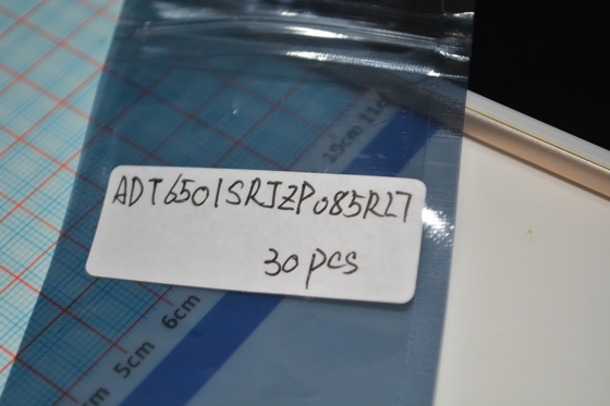 ADT6501SRJZP085RL7 প্রিসিশন ৮৫°C তাপমাত্রা সুইচ ±0.5°C নির্ভুলতা ২.৭V-৫.৫V সরবরাহ ৬μA অতি-নিম্ন শক্তি ওপেন-ড্রেইন আউটপুট SOT-23 প্যাকেজ IoT/পোর্টেবল ডিভাইসের জন্য