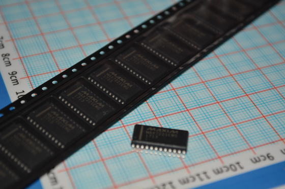 MAX7221EWG+T 8-সংখ্যার LED ডিসপ্লে ড্রাইভার SPI ইন্টারফেস সহ, 10MHz সিরিয়াল ডেটা রেট, 2.7V-5.5V অপারেশন, পৃথক LED নিয়ন্ত্রণ এবং 24-পিন ওয়াইড SOIC প্যাকেজ