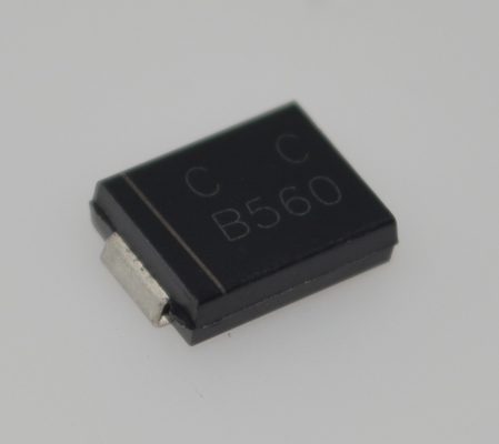 CDBC560-G 560Ω@100MHz সাধারণ মোড শক উচ্চ বর্তমান রেটিং প্রশস্ত তাপ পরিসীমা নিম্ন ডিসিআর চমৎকার ইএমআই দমন RoHS অনুগত কম্প্যাক্ট ডিজাইন পাওয়ার এবং ডেটা লাইন সুরক্ষা
