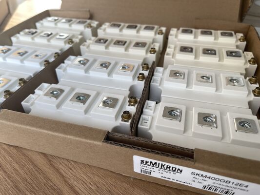 SKM400GB12E4 1200V 400A আইজিবিটি মডিউল নিম্ন ভিসি ((স্যাট) উচ্চ শর্ট সার্কিট রুগেজনিটি নিম্ন সুইচিং ক্ষতি উচ্চ বিচ্ছিন্নতা মোটর ড্রাইভ এবং শিল্প ইউপিএসের জন্য শিল্প গ্রেড