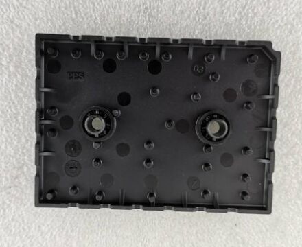 35ACC12F4V1 12V 3.5A অটোমোটিভ PNP ট্রানজিস্টর লো VCE(sat) 250mV উচ্চ কারেন্ট লাভ SOT-223 প্যাকেজ AEC-Q101 যোগ্য যানবাহনগুলিতে লোড সুইচিং এবং মোটর নিয়ন্ত্রণের জন্য