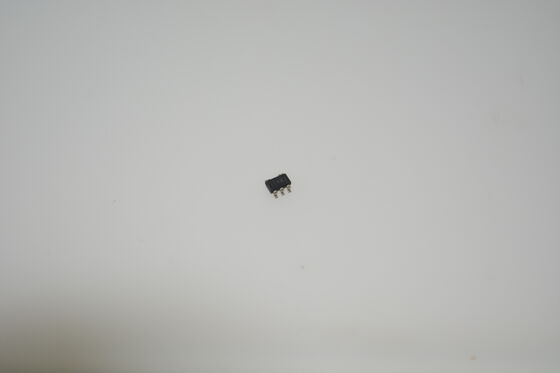 TLV6001IDBVR 1.8V থেকে 5.5V রেল-টু-রেল অপ এম্প নিম্ন শক্তি 10μA 1kHz GBW মাইক্রো SOT-23 প্যাকেজ ব্যাটারি চালিত সেন্সর এবং পোর্টেবল ডিভাইসের জন্য