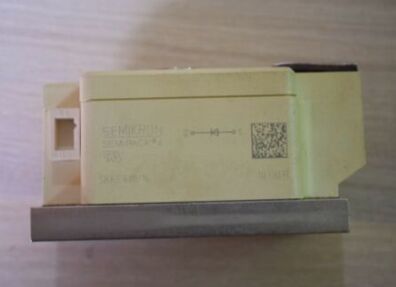 SKKE600/16 1600V 600A সিঙ্গেল ডায়োড মডিউল আল্ট্রা-লো ভিএফ 1.5V হাই সার্জ কারেন্ট 22kA সেমিপ্যাক4 বিচ্ছিন্ন বেস চমৎকার তাপ স্থানান্তর উচ্চ নির্ভরযোগ্যতা রেকটিফায়ার এবং ওয়েল্ডিংয়ের জন্য ইউএল সার্টিফাইড