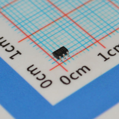 LM3671MF-ADJ 1MHz অ্যাডজাস্টেবল বাক কনভার্টার 2.7-5.5V ইনপুট 600mA আউটপুট SOT-23-5 90% দক্ষতা -40°C থেকে +85°C