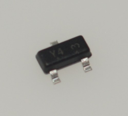 BZX84C15LT3G 15V জেনার SOT-23 225mW নিম্ন ফুটো বর্তমান উচ্চ স্থিতিশীলতা ওভারজোড় সুরক্ষা হ্যালোজেন মুক্ত টেপ এবং রিল প্যাকেজিং স্পেস-সীমিত PCBs জন্য আদর্শ