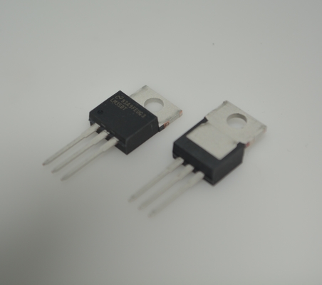 LM35DT নির্ভুল সেলসিয়াস তাপমাত্রা সেন্সর, যা +10mV/°C লিনিয়ার আউটপুট প্রদান করে, যার নির্ভুলতা 0.5°C, বিস্তৃত -55°C থেকে +150°C পর্যন্ত, কম স্ব-উত্তাপ, 4-30V অপারেশন, সহজ ক্যালিব্রেশন এবং TO-220 প্যাকেজ